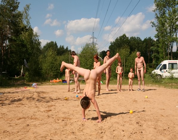 Real family naturism [Pure naturism]