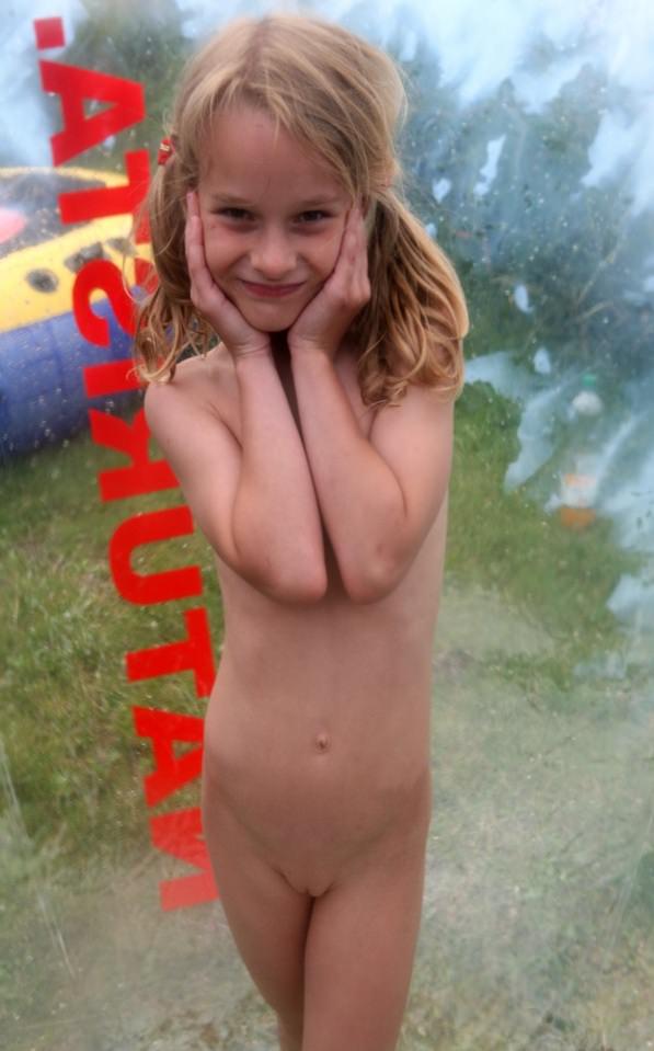 FKK Club - Photo of families of naturist on the lake [Pure naturism]