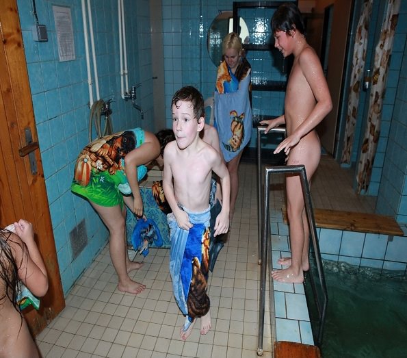 Nudism in a sauna - Purenudism [Pure naturism]