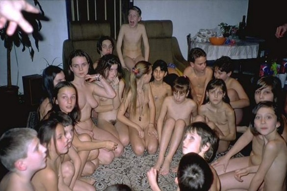 Morning performance at nudists at home [Pure naturism]