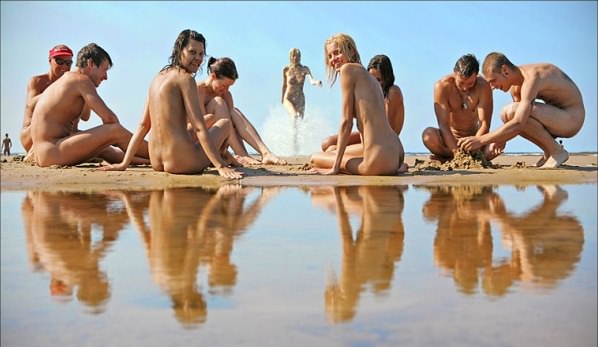 Young nudists on a beach [Pure naturism]