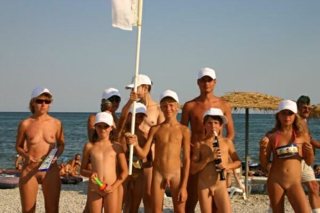 Camp of nudists on the sea - Purenudism [Pure naturism]