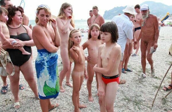 Nudism in the Crimea, Ukraine, the Black Sea [Pure naturism]