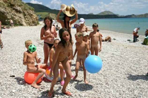European nudism of a photo [Pure naturism]