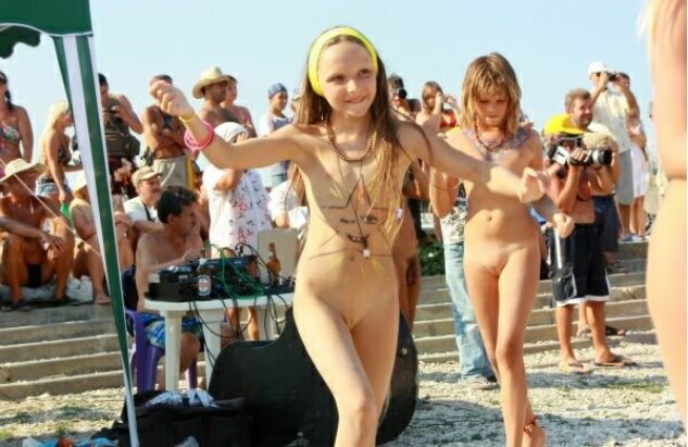 Beauty contest of young nudists - Purenudism [Pure naturism]