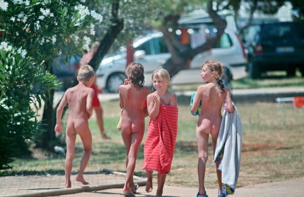 Camp of nudists - premium photo [Pure naturism]