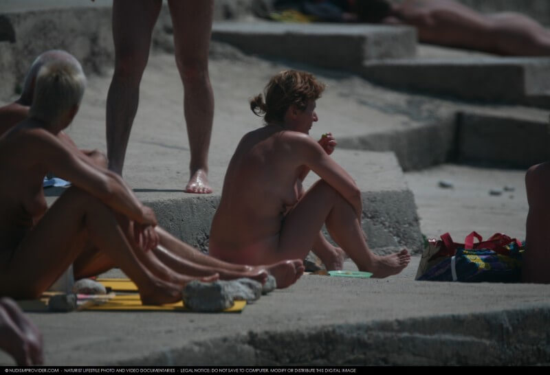 Nudist Rocky Family Angle gallery - Freedom is part of naturism