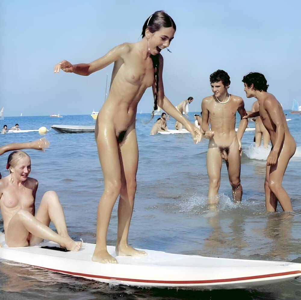 Retro naturism beautiful photos - Nudism helps overcome insecurities