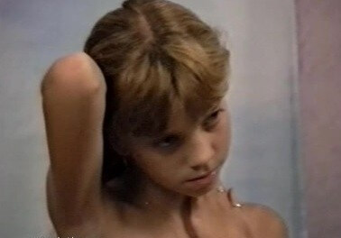 Naturistin: Julia Akt Dessous - Nudity as part of a life free from shame and fear of ones own nakedness