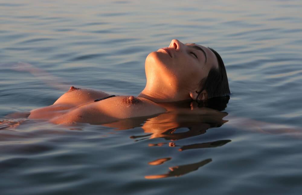 Sunlight Water to the Night pics - Naturism and respect for nature