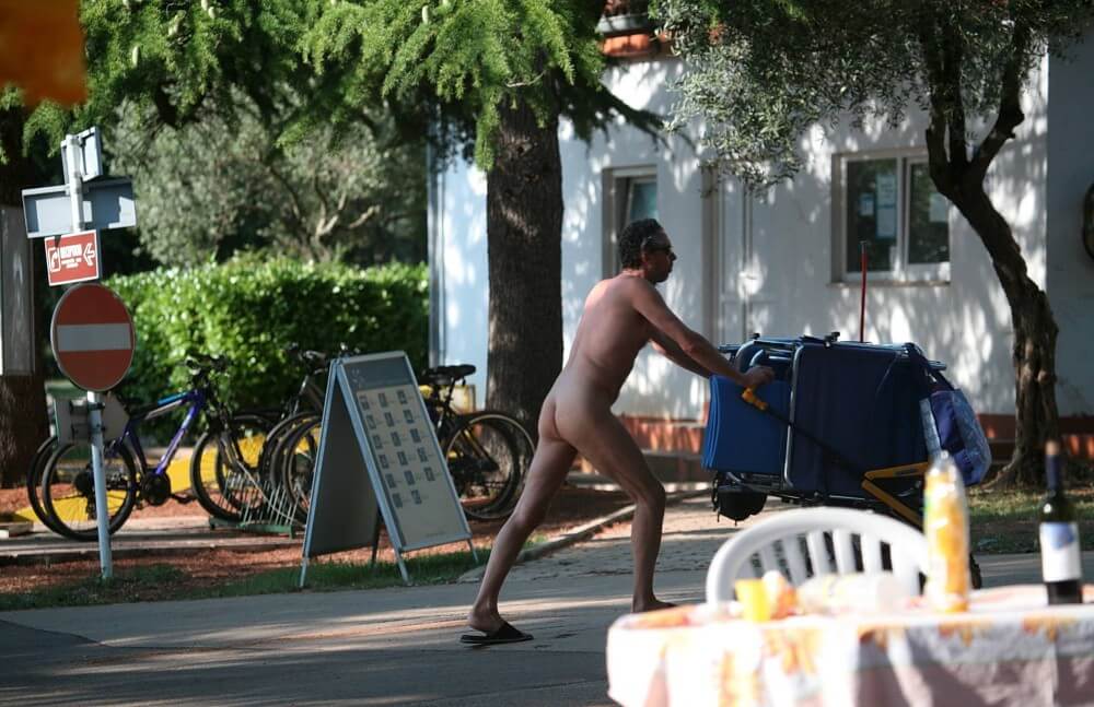 Park Side Street Pass-Bys photos - Nudity fosters the development of trust and sincere relationships