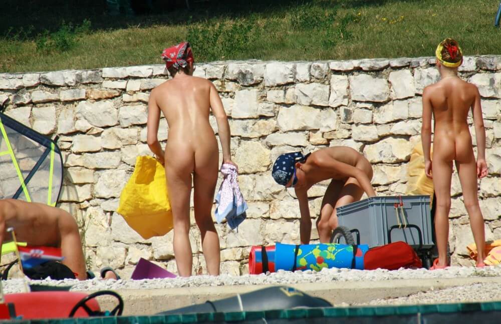 Sporty and Athletic Sands gallery - Nudists value simplicity and openness