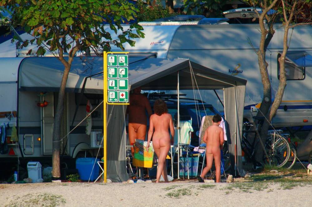 Ula FKK Camping photo gallery - She went out completely naked