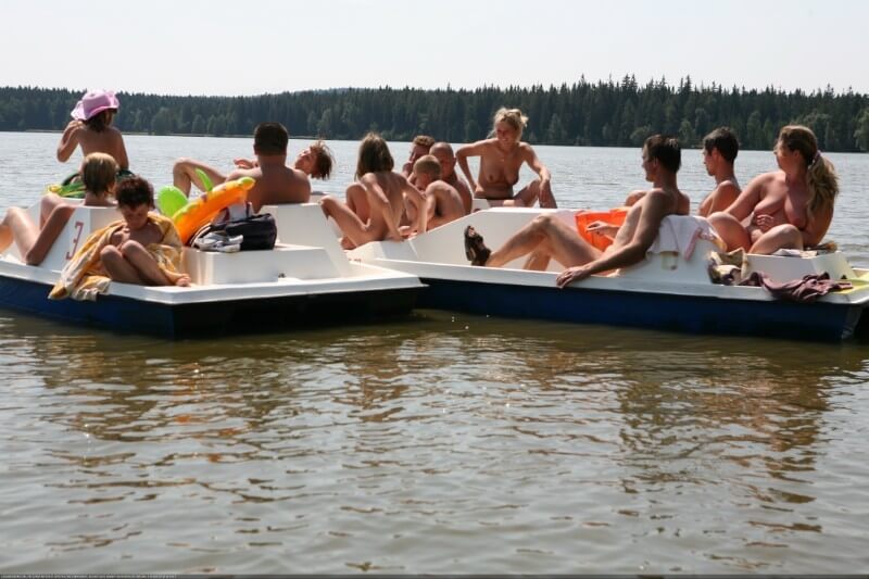 Naturis by LAKE FOREST FRIENDS - Undressing is permissible only within ones own community