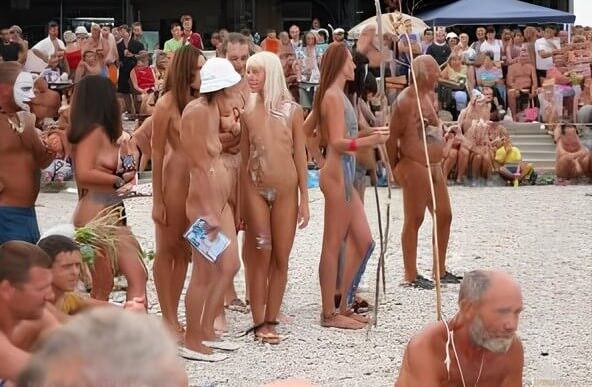 Premium Content # 41 - Many beautiful people without clothes