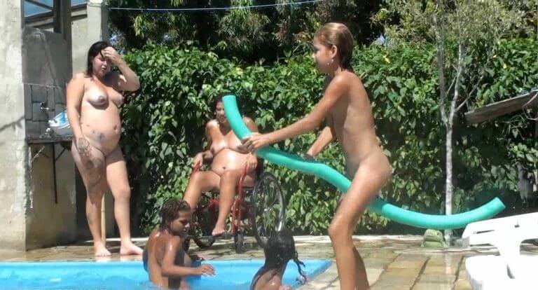 Oceanic Backyard Noon # 1 Full HD - This is how naturism culture manifests itself