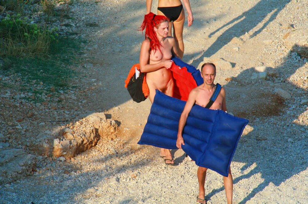 Ula FKK Red Hairstyle Girl pics - Naturism and nudism are a path to inner freedom