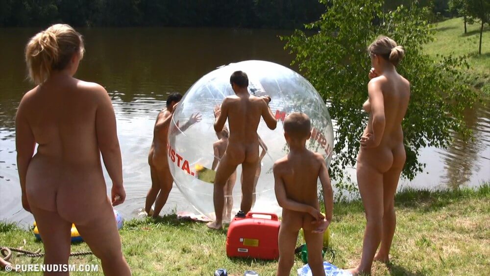 Aqua Nude Relaxation Full HD - Nature provides energy and inspiration for the practice of naturism and nudism
