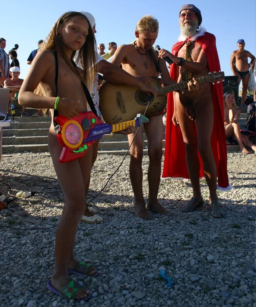 Naturist Beach Contests photos - Nature provides inspiration and energy for the lives of naturists