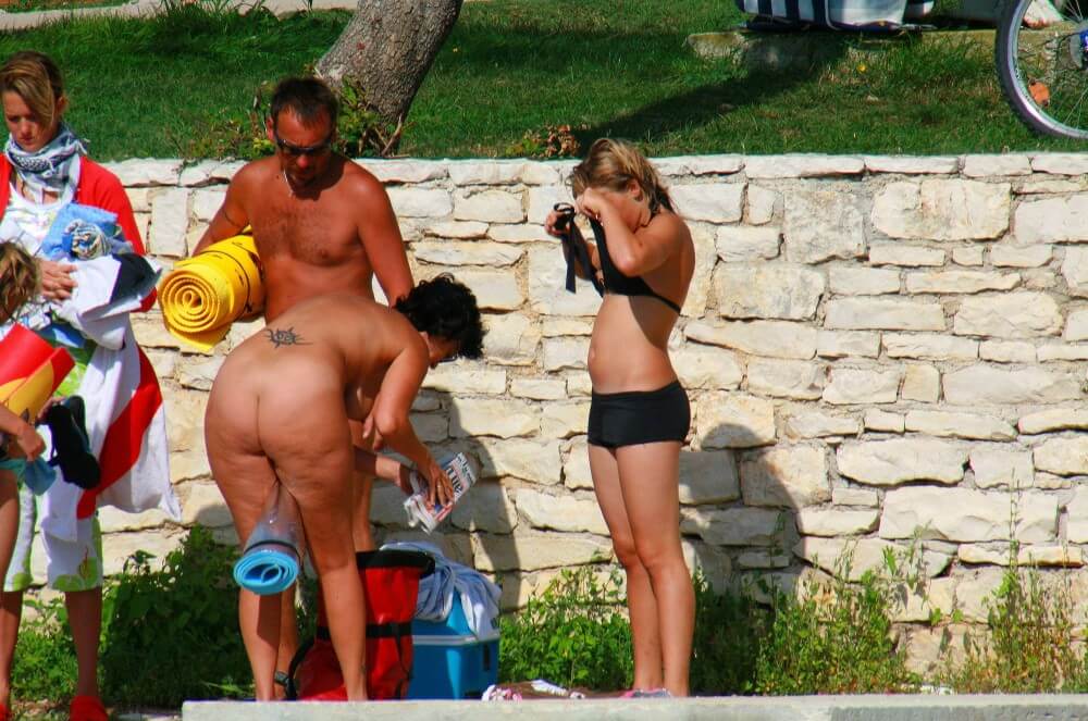 Ula FKK Sisters Day photo gallery - Events with completely naked people