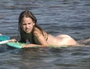 Naturistin: Julia and Hanna Am Meer - Nudism and naturism bring you closer to nature