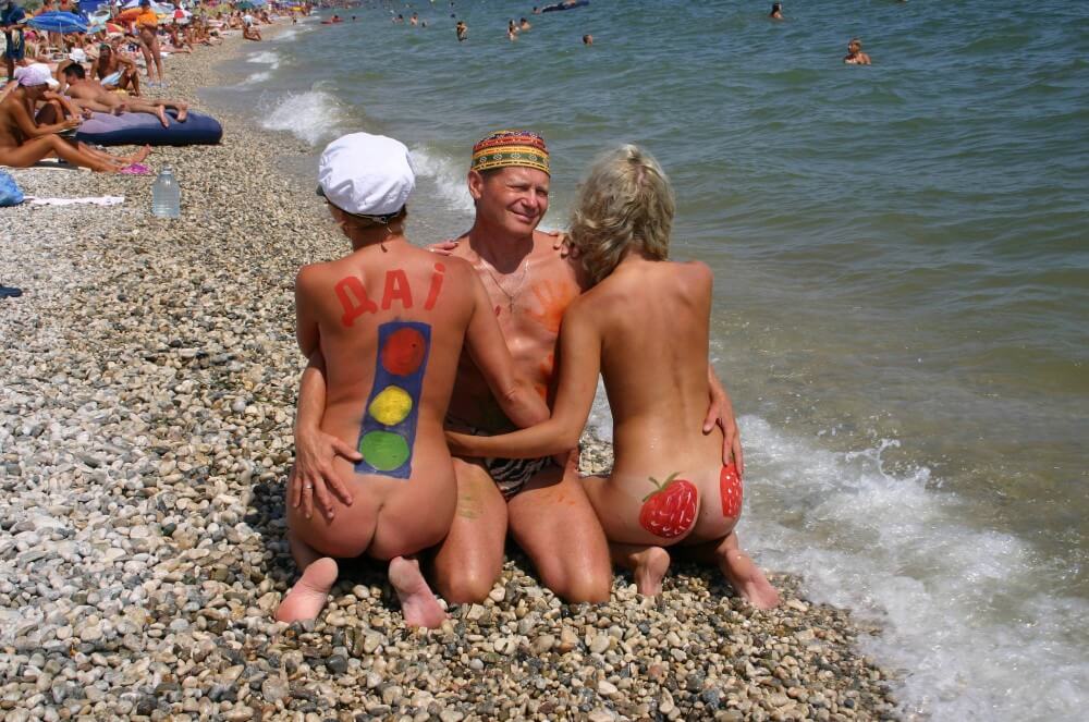 Bold Outdoor Nude Poses pics - Health and well-being are enhanced through naturism and nudism