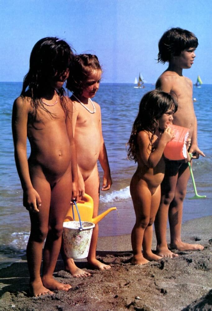 Jung und Frei Nr 6 - Physical freedom is important to many nudists