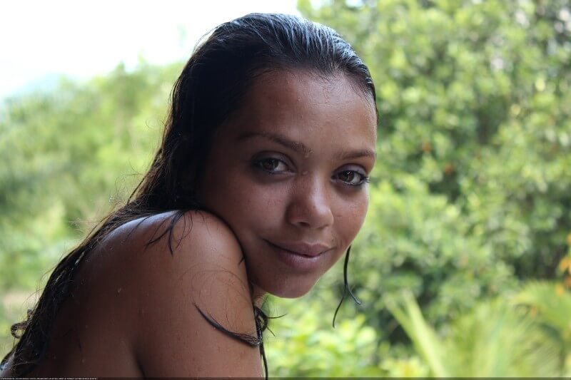 Tropical activities 1-25 gallery - Boundaries disappear in the world of naturism and nudism