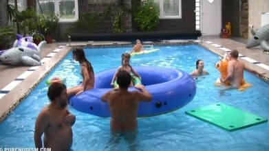 Piano pool and tennis Full HD - Boundaries disappear in the world of nudism