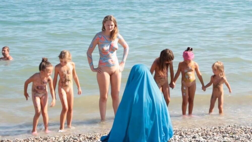 Neptune Day Full HD - Nudism promotes mental well-being