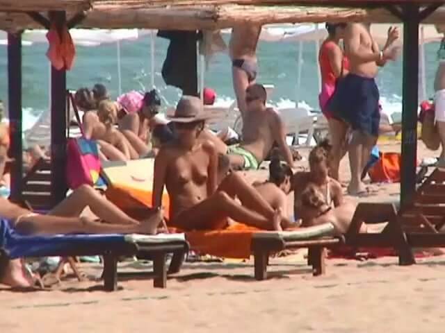 Beaches of solar Bulgaria - Watching naked nudists