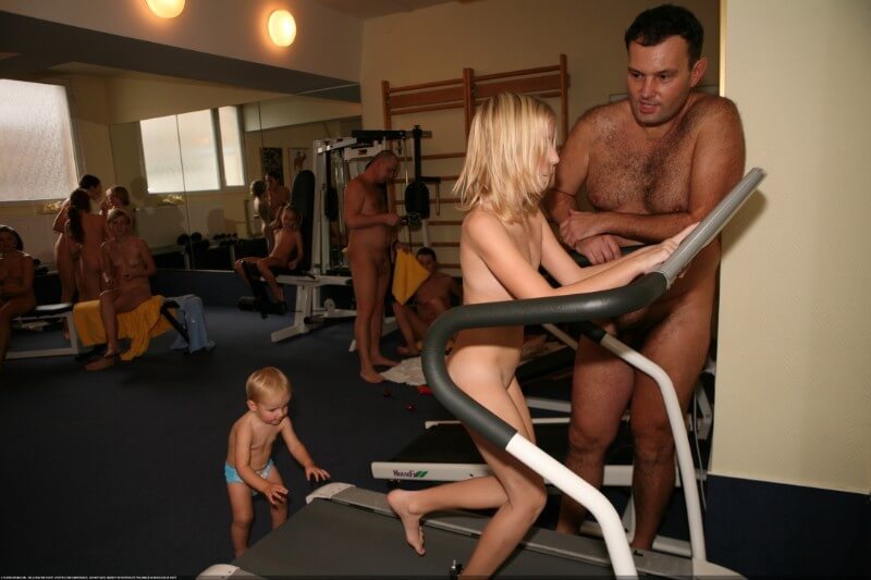 Record room naturists photos - The entire upper aristocracy practiced nudism