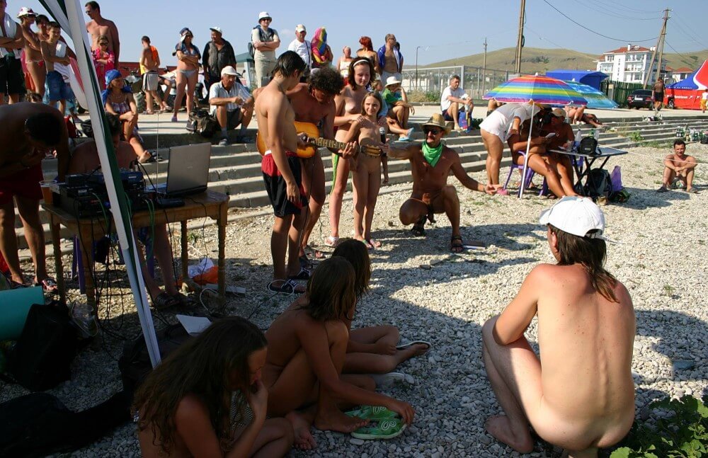 Nude Party By The Steps pics - Ideological naturists: exclusive materials