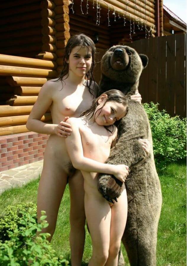 Naturism photo gallery # 57 - Pure naturism teaches us to accept ourselves and others without judgment or criticism