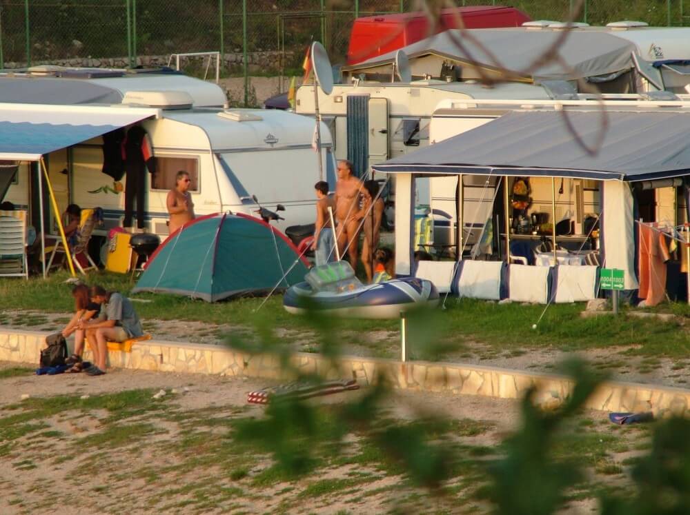 FKK Outdoor Shoreline pics - The idea of personal freedom and self-acceptance is important in our nudist community