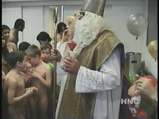 Helios Natura: Grandmas Christmas Party - Human nature in its original form