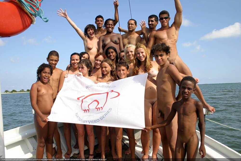 Naturism photo gallery # 59 - Values trust and friendliness among naked people