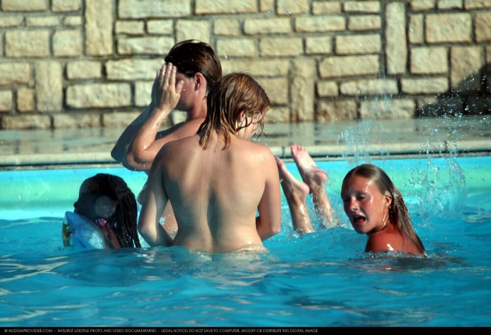 FKK water locations set 22 - Nudism encourages love for nature and oneself