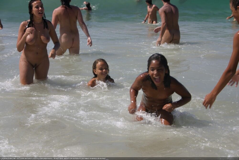 Brazil naturism photo set 4 - Naturism teaches us to accept everyones differences and unique qualities without embarrassment